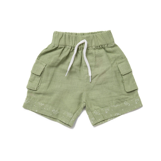 pistachio green short with 2 ballon pockets