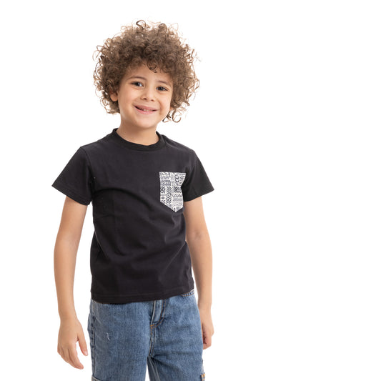 Boys' black t-shirt with a patterned pocket