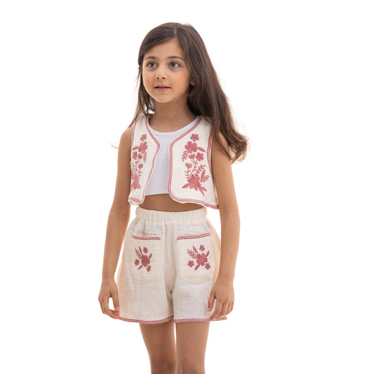 Off-white set with roses on the pocket, top and shorts