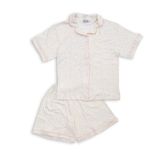 White pajama outfit for mummy