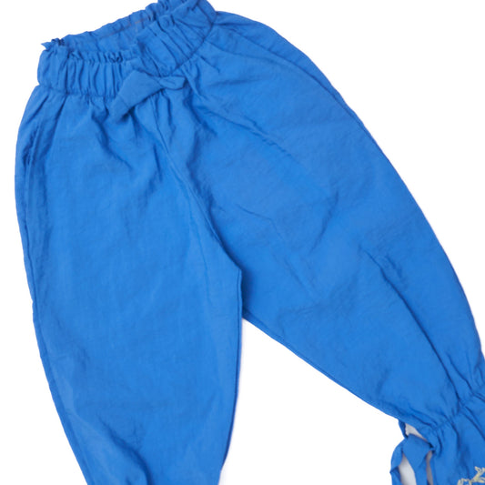 blue pants